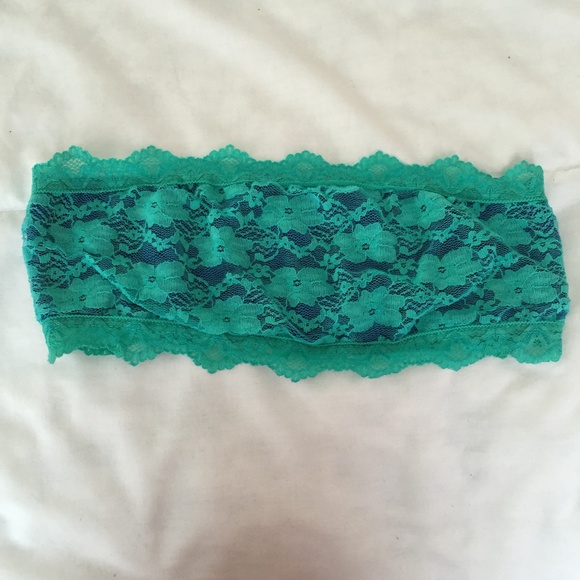 UO strapless lace bralette - Picture 2 of 4